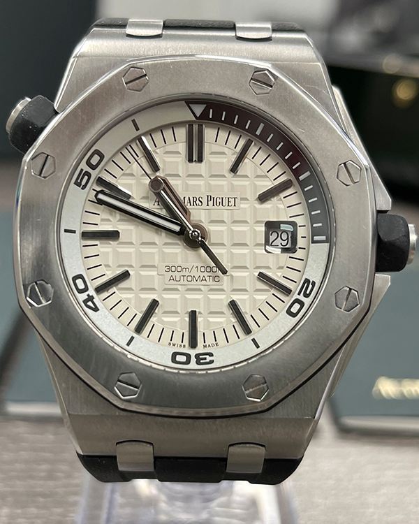 2016 Audemars Piguet Royal Oak Offshore Diver 42MM Silver Dial Rubber ...