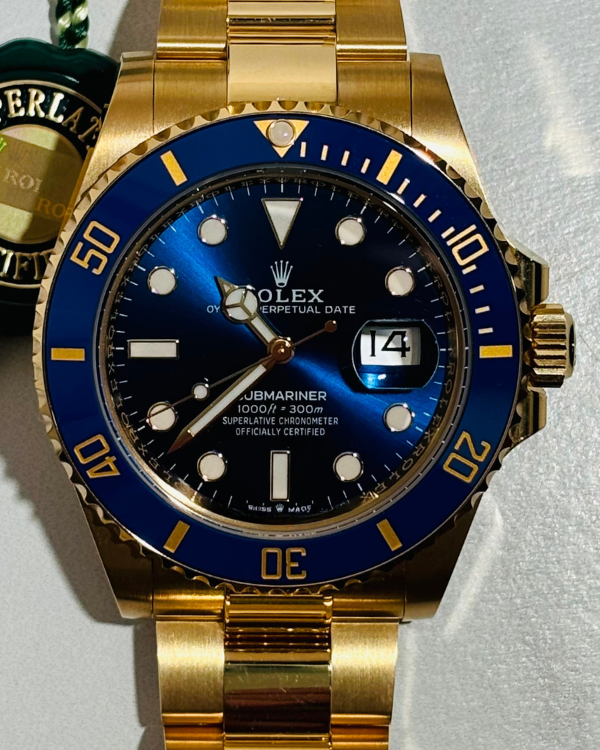 Rolex Submariner Meticulously Designed Watch With Gold Bracelet