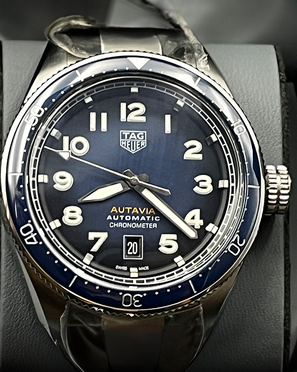 2022 TAG Heuer Autavia 42MM Blue Dial Steel Bracelet (WBE5116.EB0173) –  Grailzee