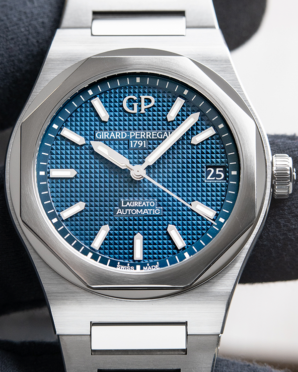 Girard Perregaux Laureato Automatic Steel Bracelet Blue Dial Set