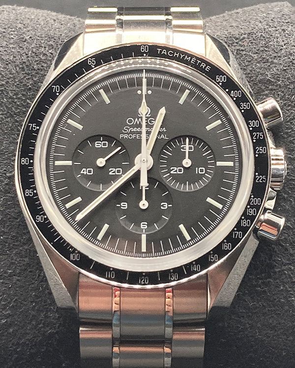 Omega speedmaster professional online moonwatch sapphire