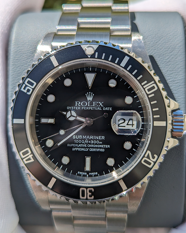 Rolex Submariner Date 40MM Black Dial Steel Bracelet (16610)