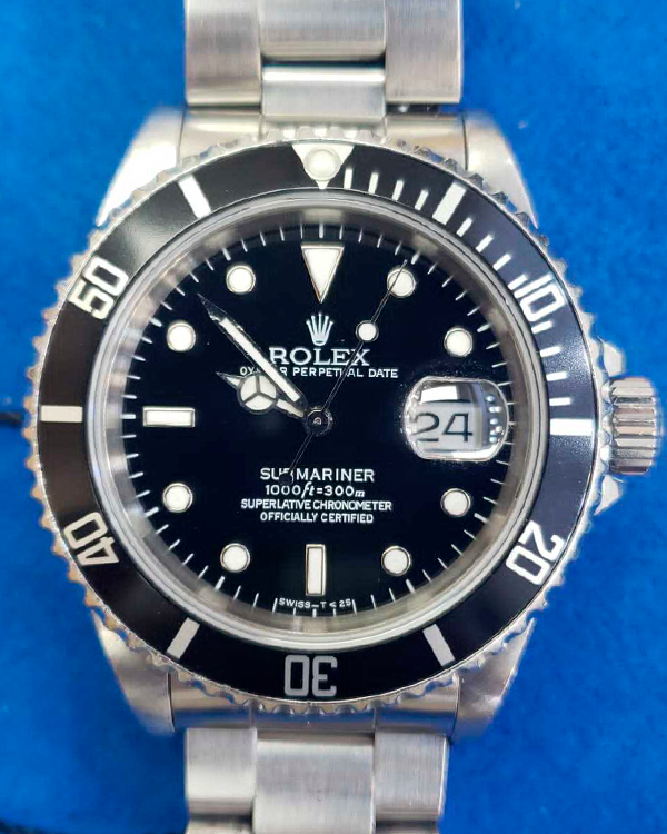 Rolex Submariner Date 40MM Steel Black Dial (16610)