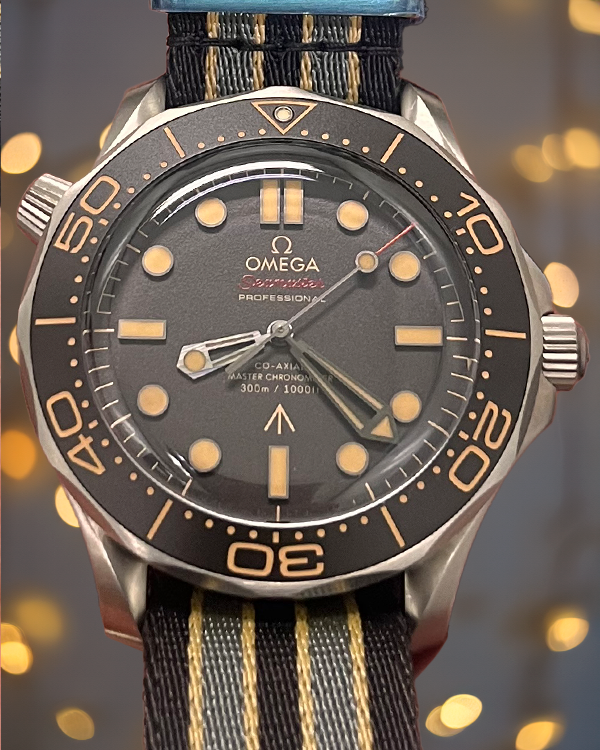 2022 Omega Seamaster Diver 300M "007 No Time To Die" 42MM Brown Dial Textile Strap (210.92.42.20.01.001)