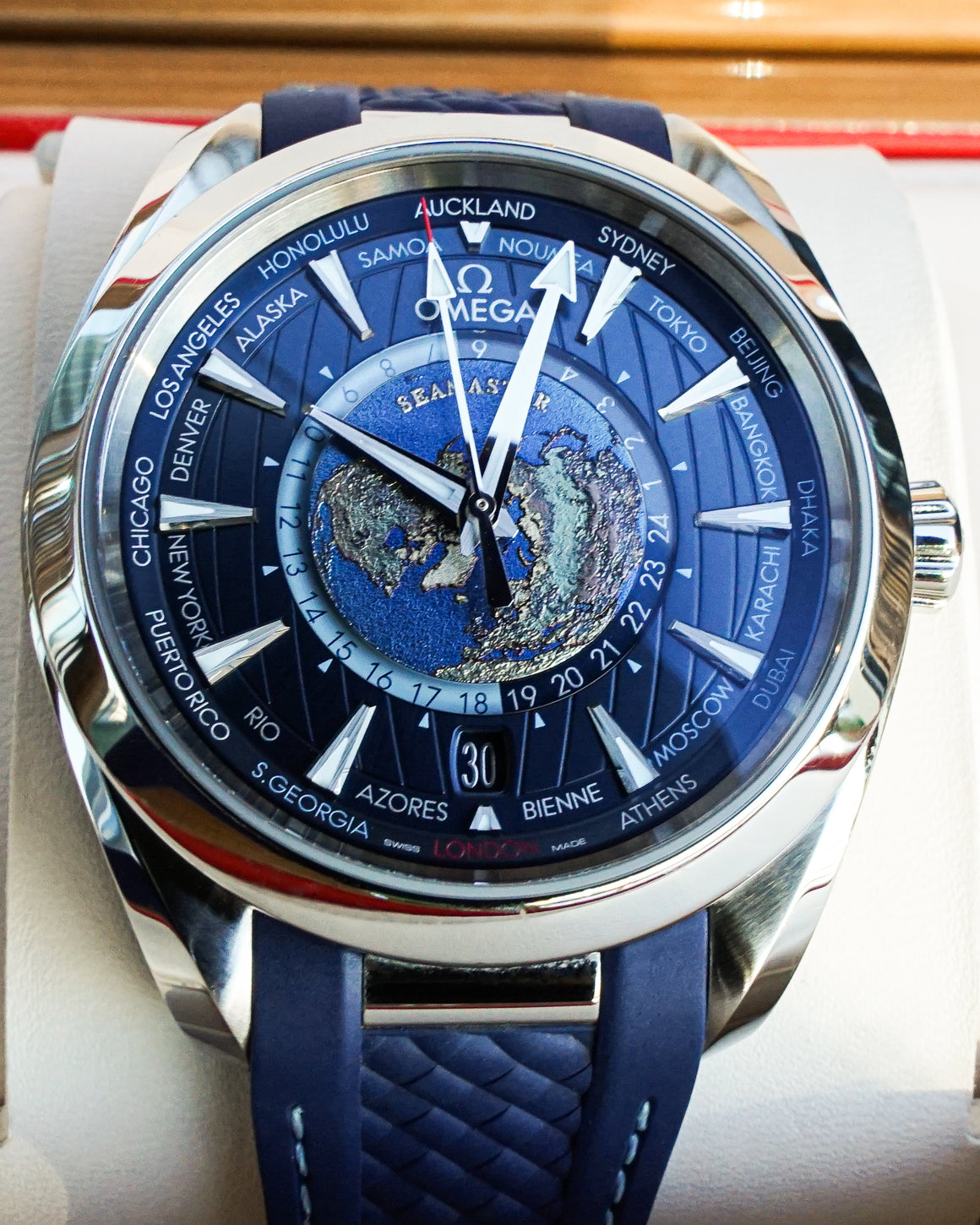 2022 Omega Seamaster Aqua Terra Worldtimer 43MM Blue Dial Rubber Strap (220.12.43.22.03.001)