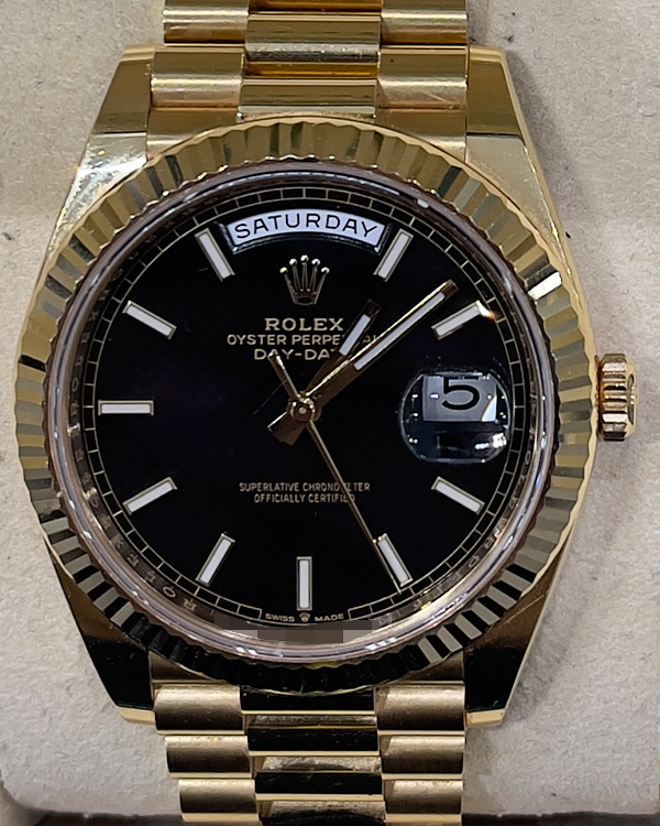 2021 Rolex Day-Date 40 18K Yellow Gold President Bracelet Black Dial (228238)