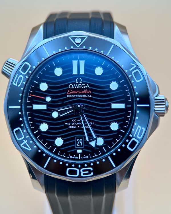 2021 Omega Seamaster Diver 300M 42MM Black Dial Rubber Strap (210.32.42.20.01.001)