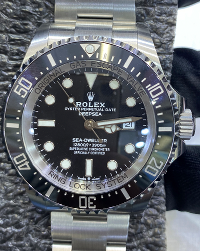 2022 Rolex Sea-Dweller Deepsea 44MM Black Dial Oystersteel Bracelet (126660)