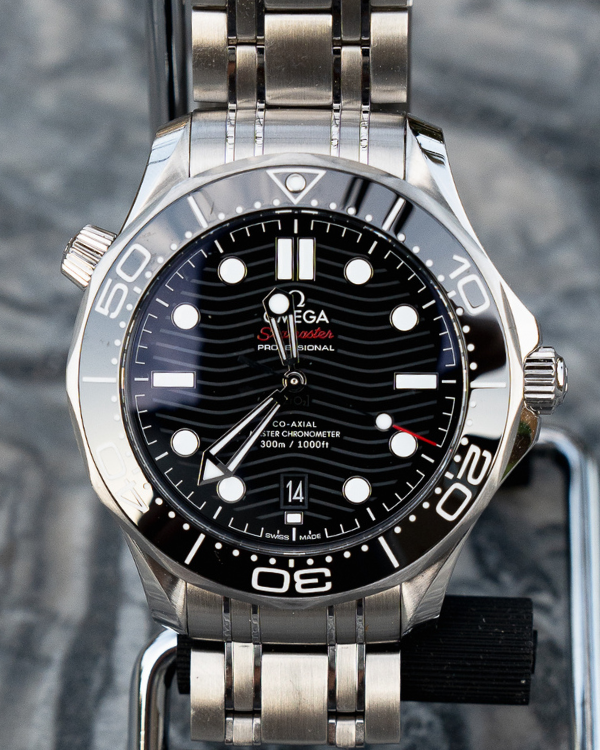 No Reserve - 2022 Omega Seamaster Professional Diver 300M 42MM Steel Black Dial (210.30.42.20.01.001)