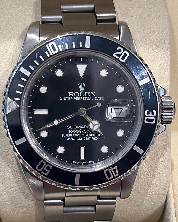 Rolex Submariner Date 40MM Black Dial Oyster Bracelet (16800)