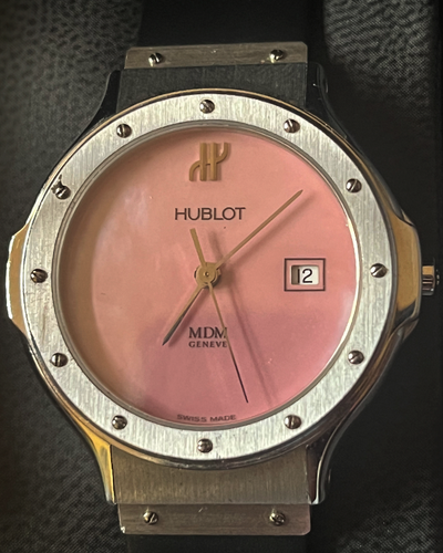 Hublot Classic MDM 32MM Quartz Rare Pink Abalone Dial Rubber Strap (1401.100.2)