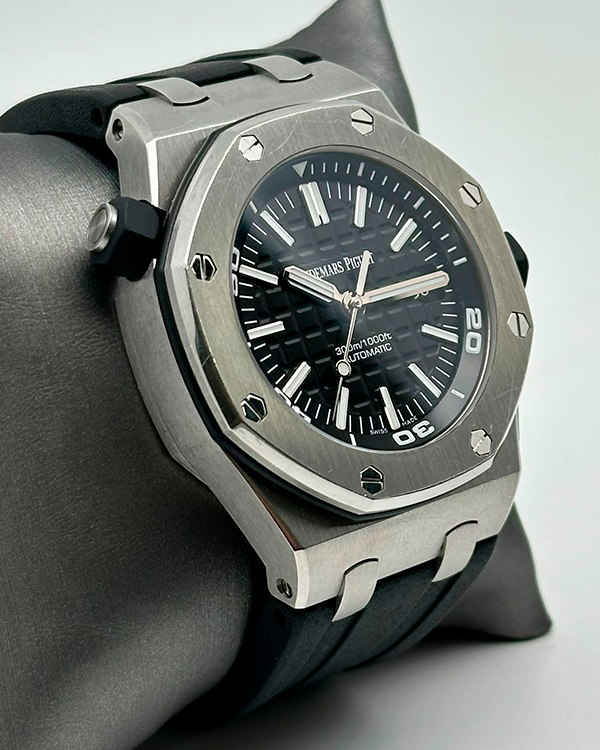 Audemars Piguet Royal Oak Offshore Diver 42MM Black Dial Rubber Strap ...