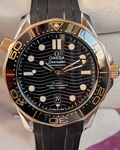 2021 Omega Seamaster Professional Diver 300M 42MM Black Dial Rubber Strap (210.22.42.20.01.002)