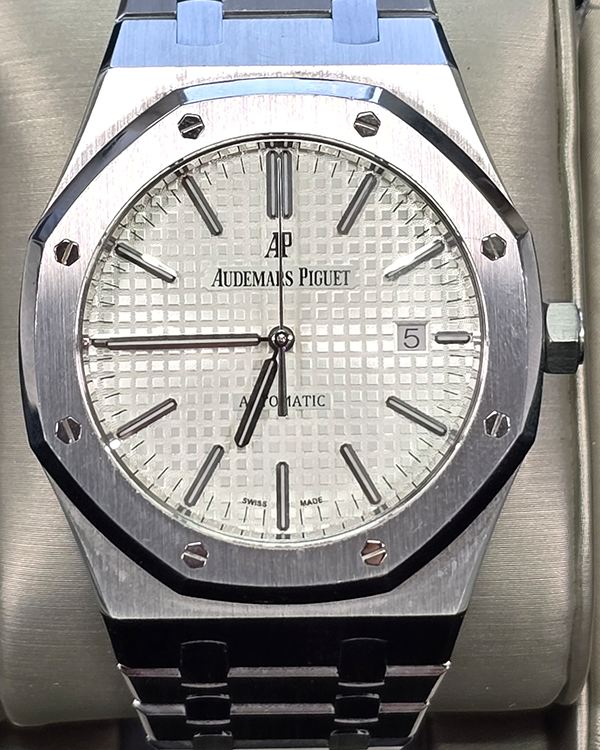 Audemars Piguet Royal Oak 41MM Silver Dial Steel Bracelet (15400ST.OO.1220ST.02)