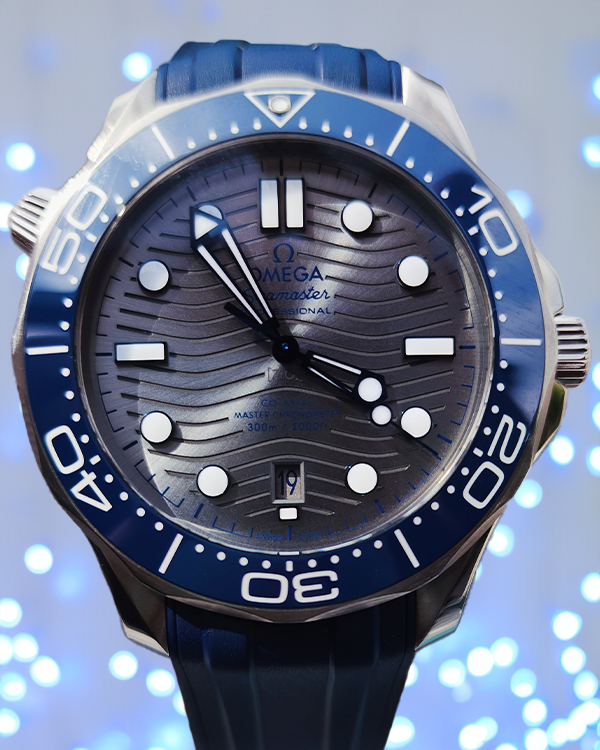 2022 Omega Seamaster Diver 300M 42MM Grey Dial Rubber Strap (210.32.42.20.06.001)