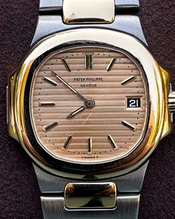 Patek Philippe Nautilus Yellow Gold Champagne Dial (4700)