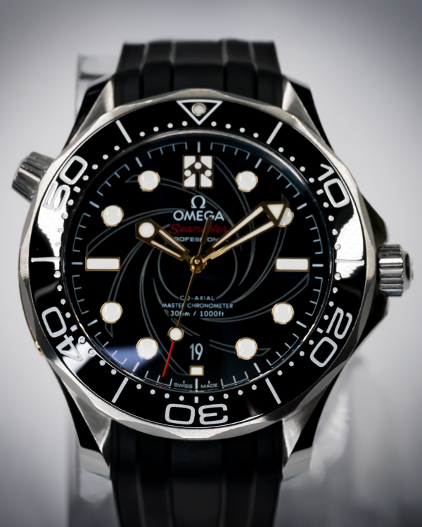 2019 Omega Seamaster Diver 300M James Bond Limited Edition 42MM Black Dial Rubber Strap (210.22.42.20.01.004)