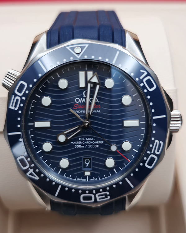 2019 Omega Seamaster Diver 300M 42MM Blue Dial Rubber Strap (210.30.42.20.03.001)