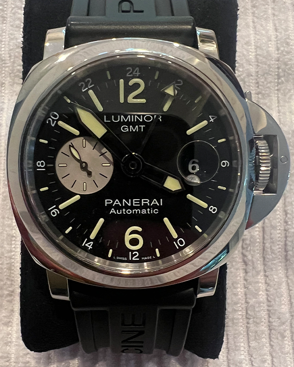 2018 Panerai Luminor GMT Automatic 44MM Black Dial Rubber Strap (PAM01088)