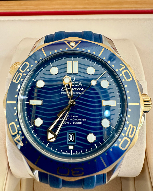 2022 Omega Seamaster Diver 300M 42MM Blue Dial Rubber Strap (210.22.42.20.03.001)