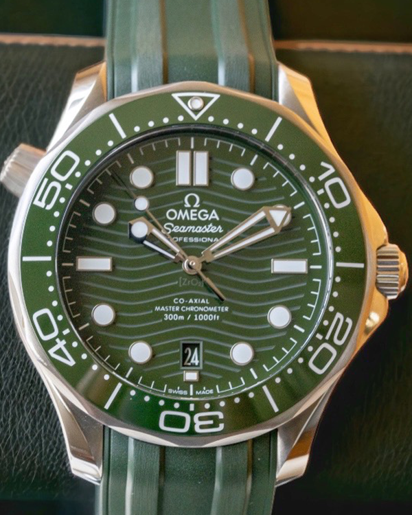 2023 Omega Seamaster Diver 300M Co-Axial Master Chronometer Steel Green Dial (210.32.42.20.10.001)