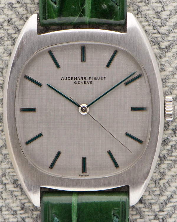 Audemars Piguet Vintage 33MM Silver "Linen" Dial Aftermarket Leather Strap (5369)