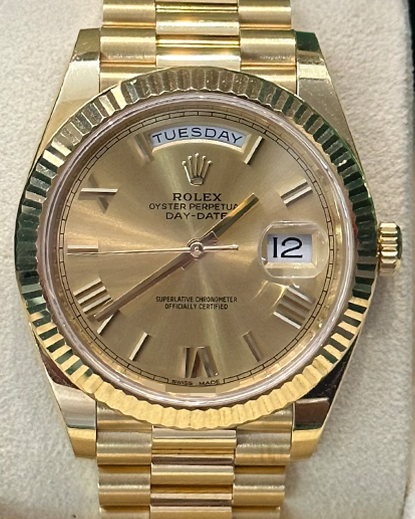 2019 Rolex Day-Date 40MM President Bracelet Yellow Gold Champagne Dial (228238)