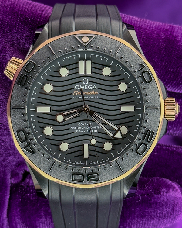 2022 Omega Seamaster Diver 300M 43.5MM Black Dial Rubber Strap (210.62.44.20.01.001)