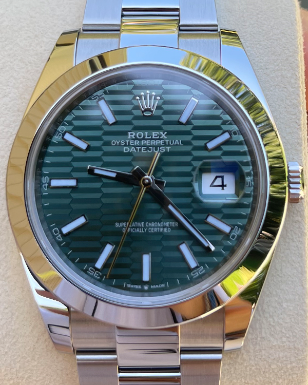 2023 Rolex Datejust 41MM Oystersteel Green Motif Dial (126300)