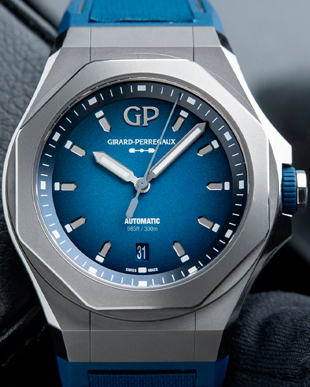 2022 Girard Perregaux Laureato Absolute L.E. 44MM Blue Dial Rubber Strap (81070-21-002-FB6A)