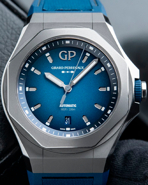 2022 Girard Perregaux Laureato Absolute L.E. 44MM Blue Dial Rubber Strap (81070-21-002-FB6A)