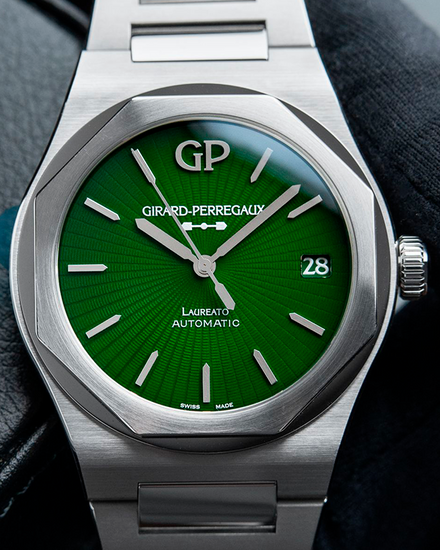 2022 Girard Perregaux Laureato "Eternity" L.E. 42mm Green Dial Steel Bracelet (81010-11-433-11A)