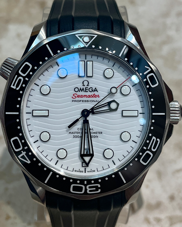 2020 Omega Seamaster 300M Diver Co-Axial Steel White Dial (210.32.42.20.04.001)