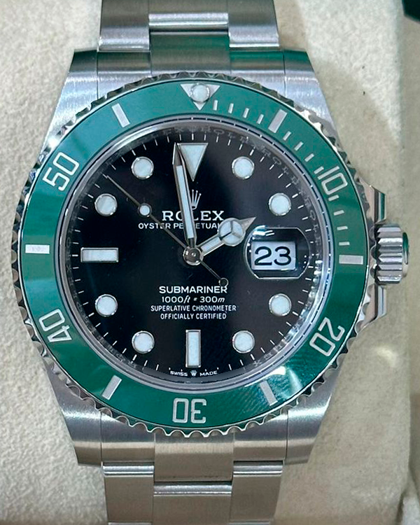 Rolex Submariner Date "Starbucks" 41MM Black Dial Oyster Bracelet (126610LV)