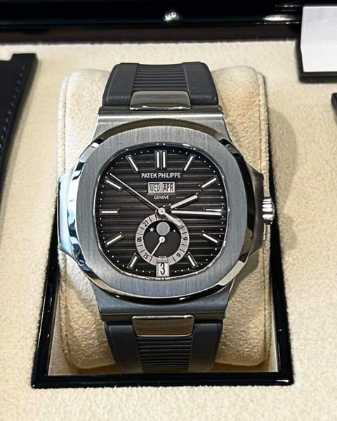 2022 Patek Philippe Nautilus Steel Black Dial (5726A-001) – Grailzee