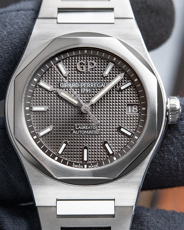 Girard-Perregaux Laureato Automatic Steel Grey Dial 42MM (81010-11-231-11A)