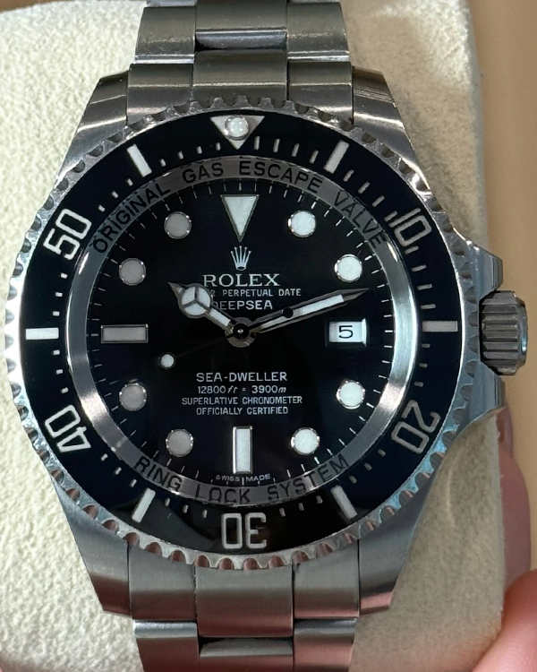 2012 Rolex Sea-Dweller 44MM Black Dial Oyster Bracelet (116660)