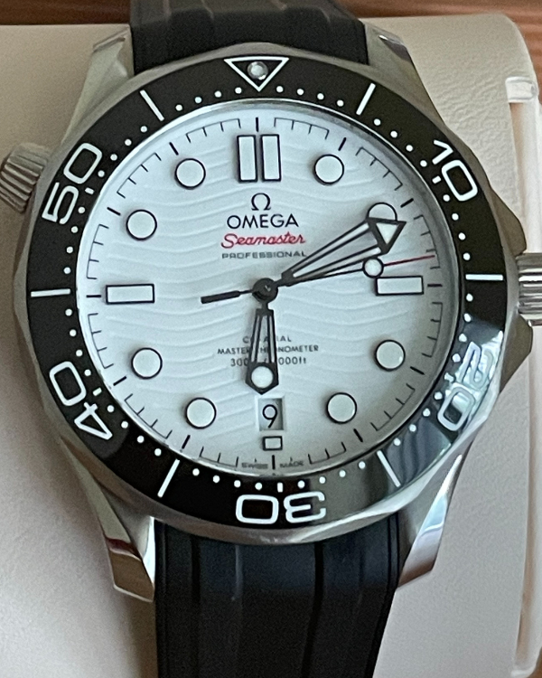 2020 Omega Seamaster Diver 300 M Steel White Dial (210.32.42.20.04.001)