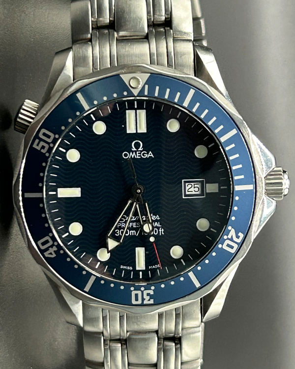 2005 Omega Seamaster Diver 300M "James Bond" 41MM Quartz Blue Dial Steel Bracelet (2541.80.00)