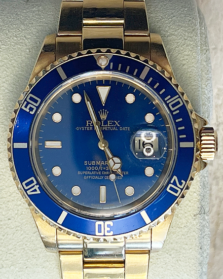 Rolex Submariner Date 40MM Blue Dial Yellow Gold Bracelet (16618)