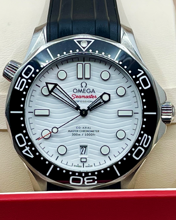 2023 Omega Seamaster Diver 300M 42MM White Dial Rubber Strap (210.32.42.20.04.001)