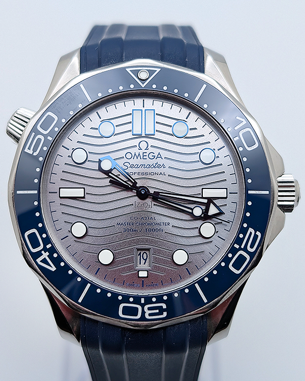 2020 Omega Seamaster Diver 300M 42MM Grey Dial Rubber Strap (210.32.42.20.06.001)