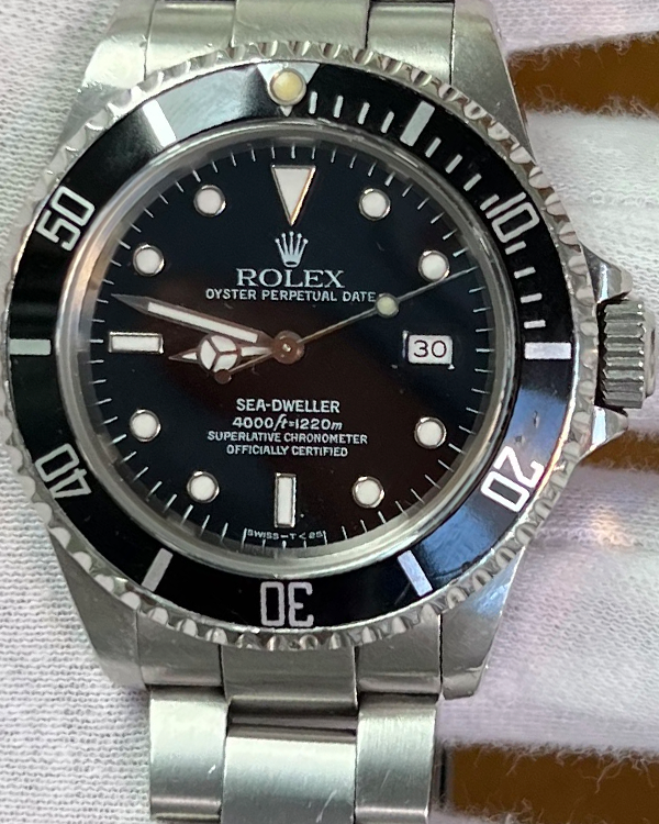 Rolex Sea-Dweller 4000 40MM Black Dial Steel Bracelet (16600)