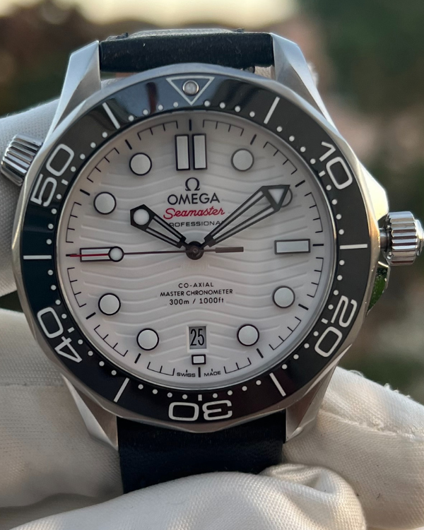 2021 Omega Seamaster Diver 300M 42MM White Dial Leather Strap (210.32.42.20.04.001)