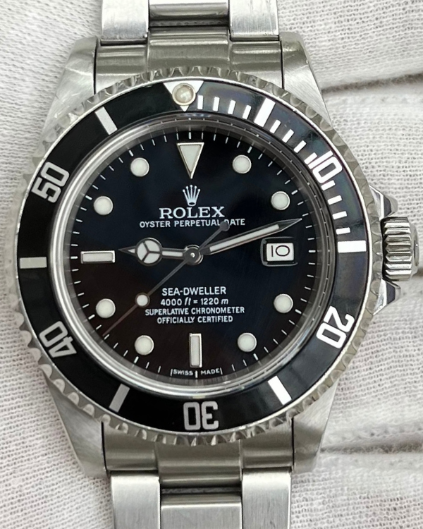 Rolex Sea-Dweller Date 40MM Black Dial Steel Bracelet (16600)