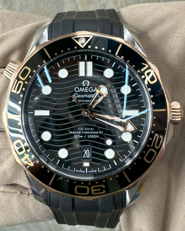 Omega Seamaster Professional Diver 300M 42MM Black Dial Rubber Strap (210.22.42.20.01.002)