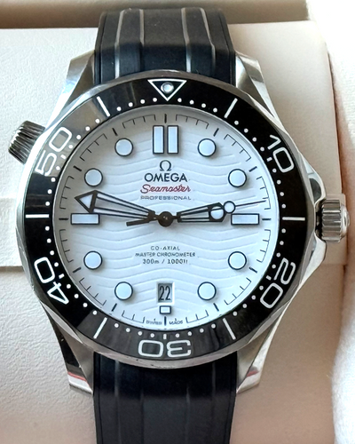 2020 Omega Seamaster Diver 300M 42MM White Dial Rubber Strap (210.32.42.20.04.001)