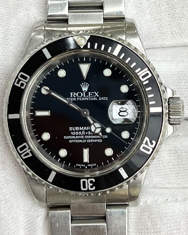 Rolex Submariner Date 40MM Steel Black Dial (16610)