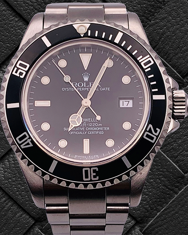 Rolex Sea-Dweller 40MM Black Dial Oyster Bracelet (16600)