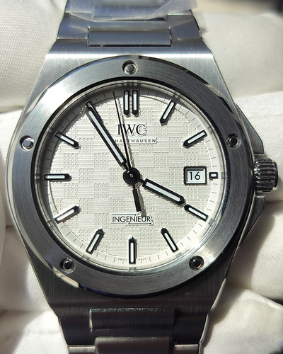 2024 IWC Schaffhausen Ingenieur Automatic 40MM Silver Dial Steel Bracelet (IW328902)